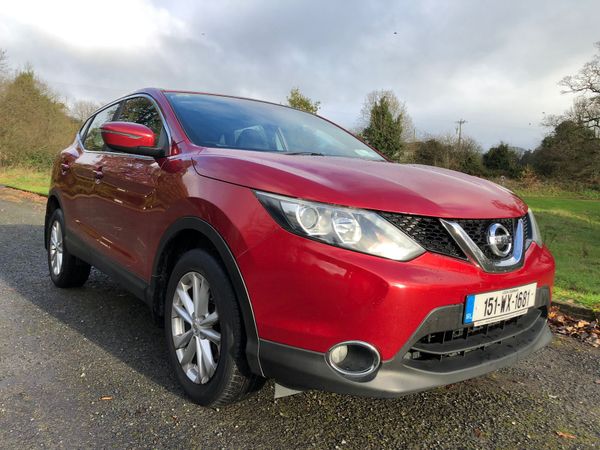 Nissan Qashqai Hatchback, Diesel, 2015, Red