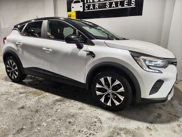 Renault Captur Hatchback, Petrol, 2022, White