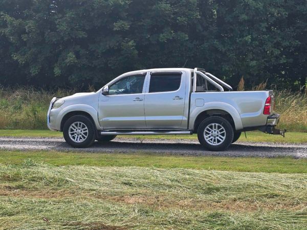 Toyota Hilux Crew Cab, Diesel, 2014, Silver