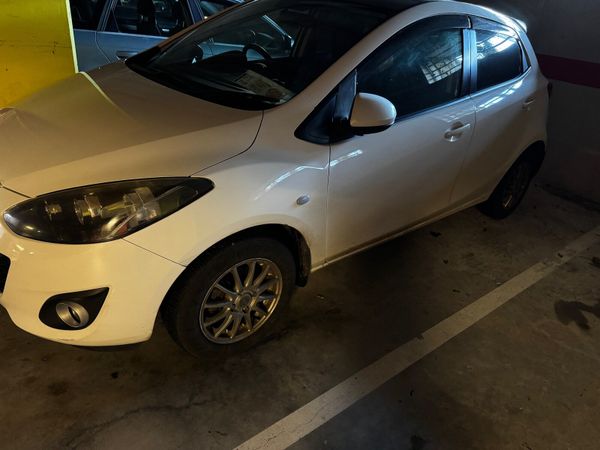 Mazda Demio MPV, Petrol, 2013, White