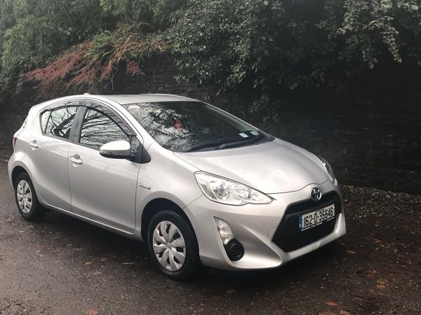 Toyota Aqua Hatchback, Petrol Hybrid, 2016, Silver
