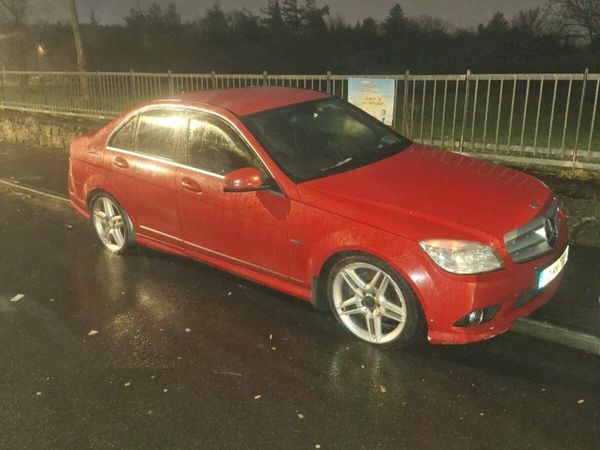 Mercedes-Benz C-Class Saloon, Diesel, 2010, Red