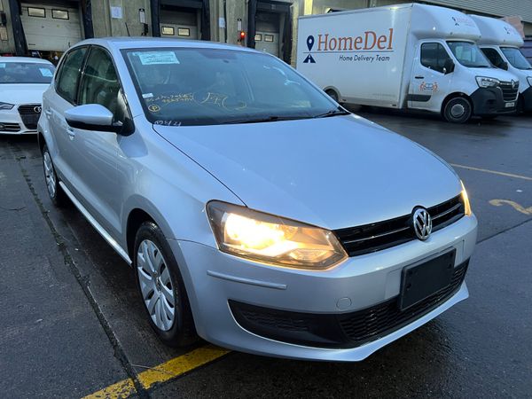 Volkswagen Polo Hatchback, Petrol, 2013, Silver
