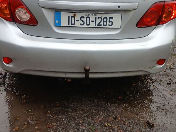 Toyota Corolla Saloon, Diesel, 2010, Silver