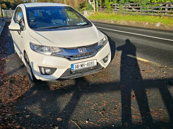 Honda Fit Hatchback, Petrol Hybrid, 2014, White