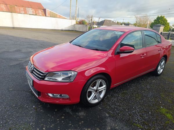 Volkswagen Passat Saloon, Diesel, 2013, Red