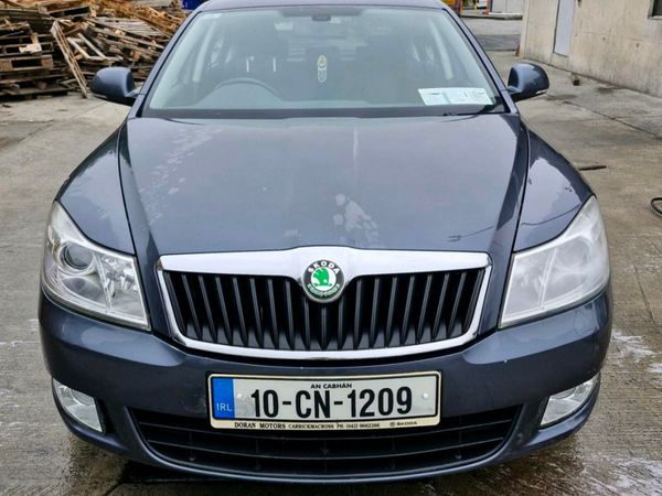Skoda Octavia Hatchback, Petrol, 2010, Grey