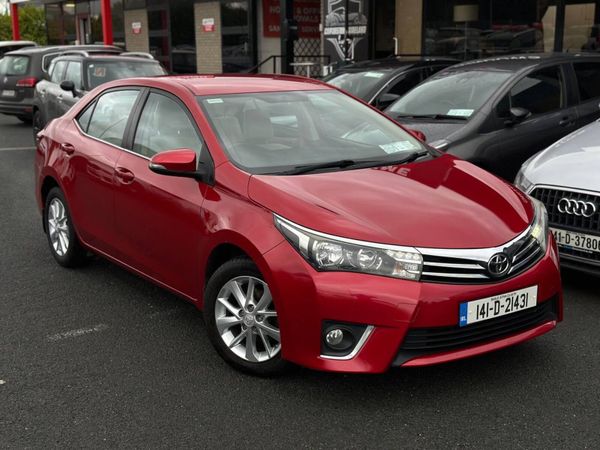 Toyota Corolla Saloon, Petrol, 2014, Red