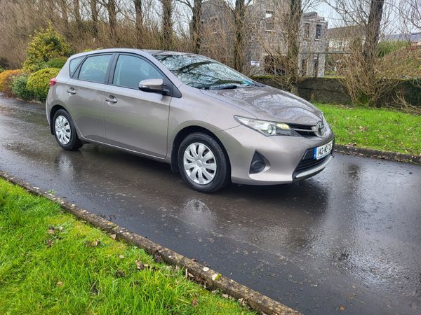 Toyota Auris MPV, Petrol, 2014, Bronze