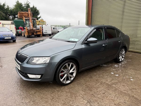 Skoda Octavia Saloon, Diesel, 2016, Grey