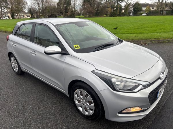 Hyundai i20 Hatchback, Petrol, 2016, Silver