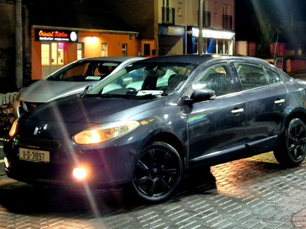 Renault Fluence Saloon, Diesel, 2011, Grey