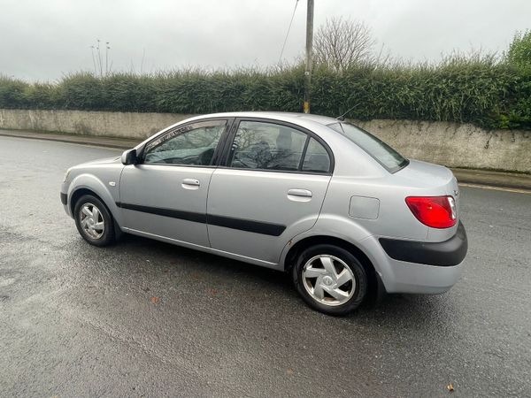 Kia Rio Saloon, Petrol, 2006, Silver