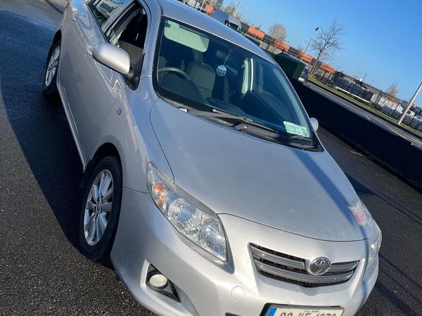 Toyota Corolla Saloon, Diesel, 2009, Silver