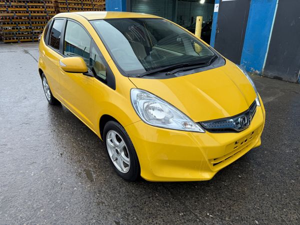 Honda Fit Hatchback, Petrol Hybrid, 2012, Yellow