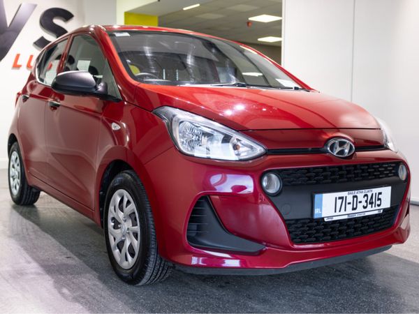 Hyundai i10 Hatchback, Petrol, 2017, Red
