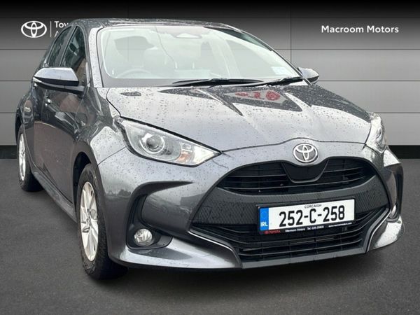 Toyota Yaris Hatchback, Petrol Hybrid, 2025, Grey