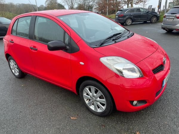 Volkswagen Passat Saloon, Petrol, 2021, White