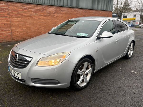 Opel Insignia Hatchback, Diesel, 2010, Silver