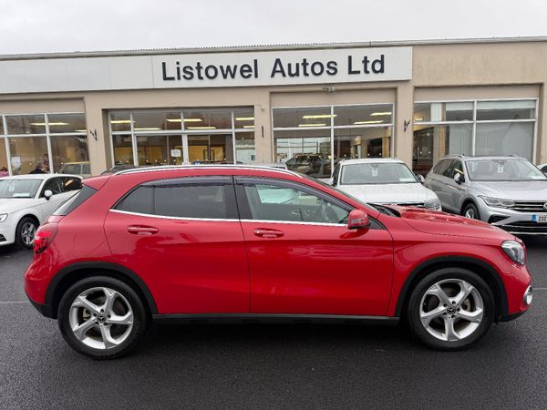 Mercedes-Benz GLA Hatchback, Petrol, 2016, Red