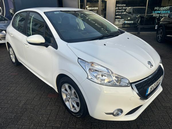 Peugeot 208 Hatchback, Petrol, 2015, White