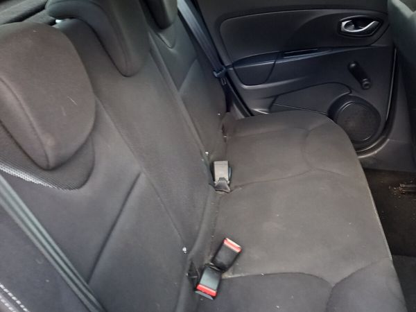 Renault Clio Hatchback, Petrol, 2015, Silver