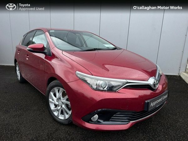 Toyota Auris Hatchback, Diesel, 2018, Red