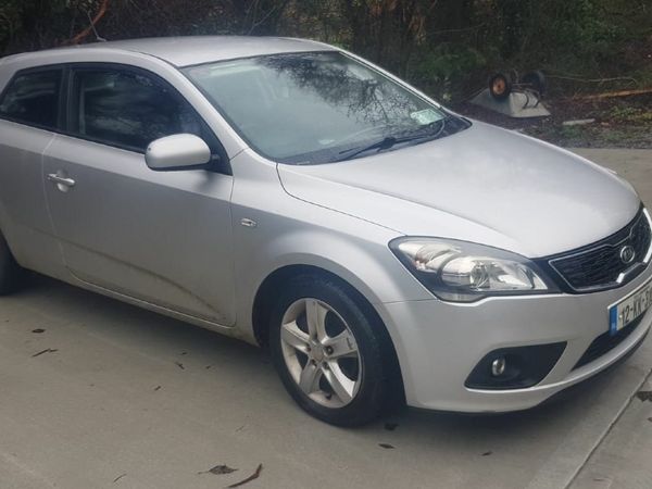 Kia Ceed Hatchback, Diesel, 2012, Silver