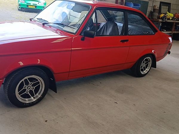 Ford Escort Saloon, Petrol, 1975, Red