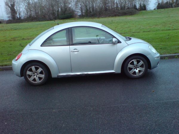 Volkswagen Beetle Hatchback, Petrol, 2007, Silver