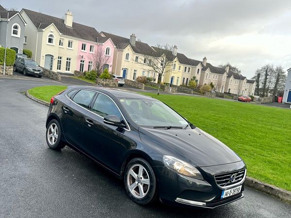 Volvo V40 Hatchback, Diesel, 2014, Black