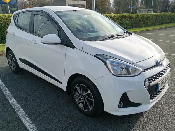 Hyundai i10 Hatchback, Petrol, 2017, White