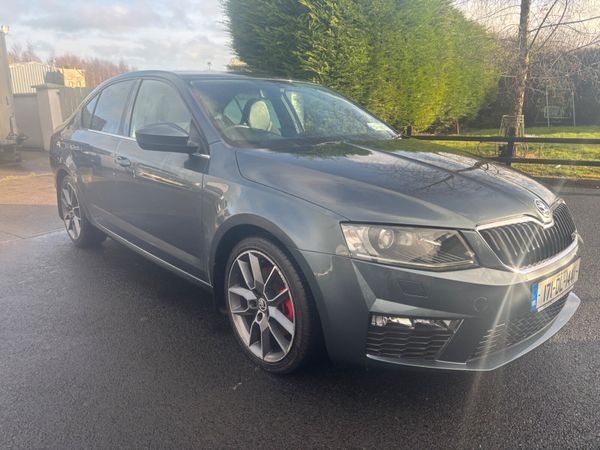 Skoda Octavia Saloon, Diesel, 2017, Grey