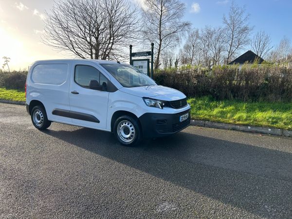 Peugeot Partner MPV, Diesel, 2022, White