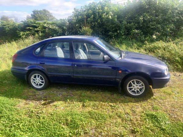 Toyota Corolla Hatchback, Petrol, 1999, Blue
