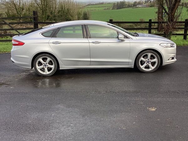 Ford Mondeo Hatchback, Diesel, 2018, Silver