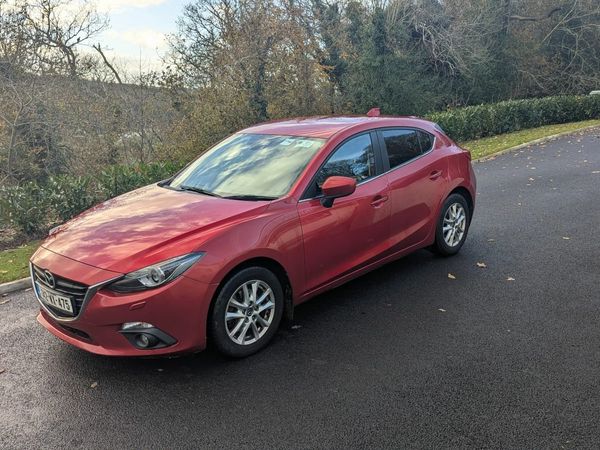 Mazda Mazda3 Hatchback, Diesel, 2014, Red