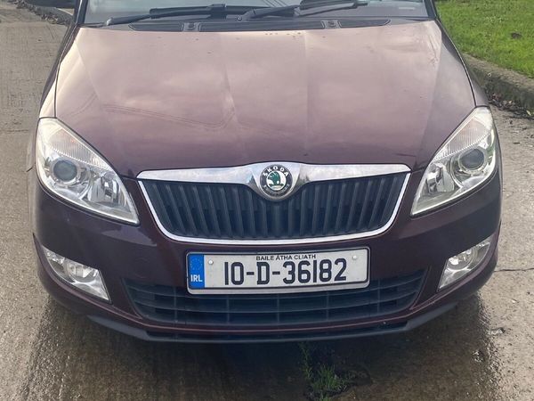 Skoda Fabia Hatchback, Petrol, 2010, Red