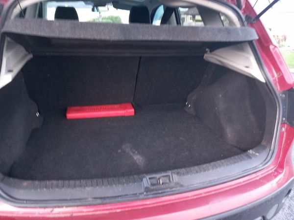 Nissan Qashqai Hatchback, Diesel, 2010, Red