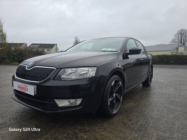 Skoda Octavia Hatchback, Diesel, 2014, Black