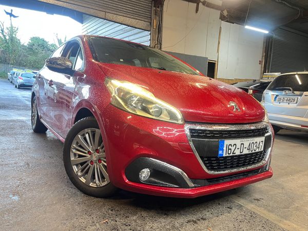 Peugeot 208 Hatchback, Petrol, 2016, Red