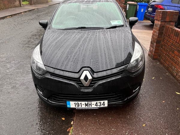 Renault Clio Hatchback, Petrol, 2019, Black