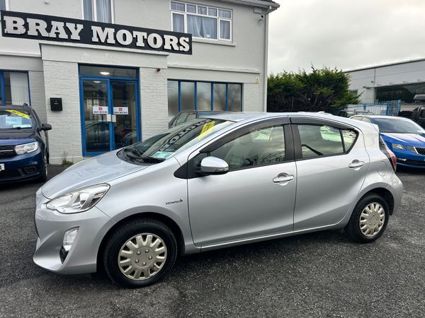 Toyota Aqua Hatchback, Petrol Hybrid, 2016, Silver