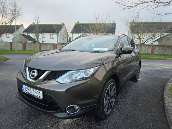 Nissan Qashqai Hatchback, Diesel, 2014, Brown