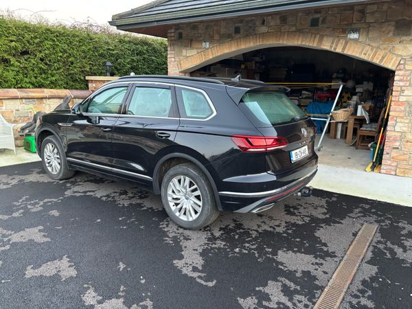 Volkswagen Touareg SUV, Diesel, 2019, Black