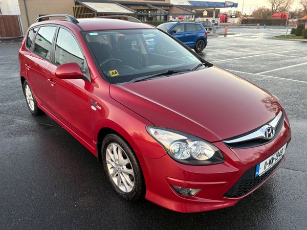 Hyundai i30 Estate, Diesel, 2011, Red