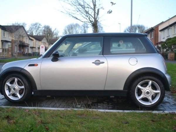 Mini Cooper Hatchback, Petrol, 2004, Silver