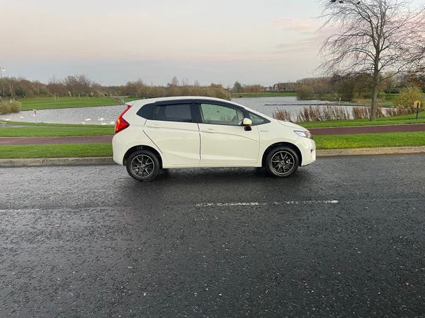 Honda Fit Hatchback, Petrol Hybrid, 2016, White