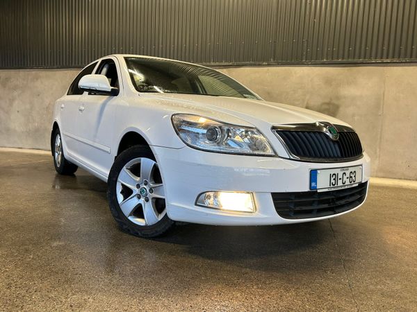 Skoda Octavia Saloon, Diesel, 2013, White