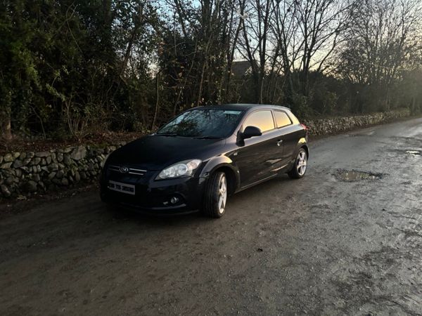 Kia Ceed Hatchback, Diesel, 2008, Black